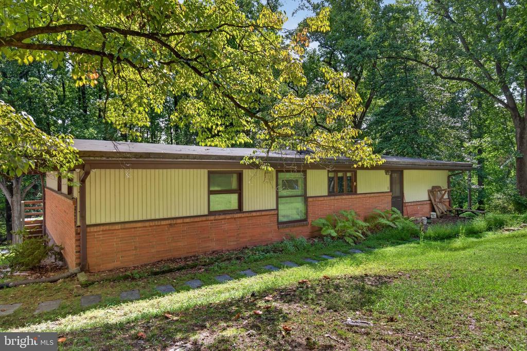 1985 RIDGEWOOD ROAD