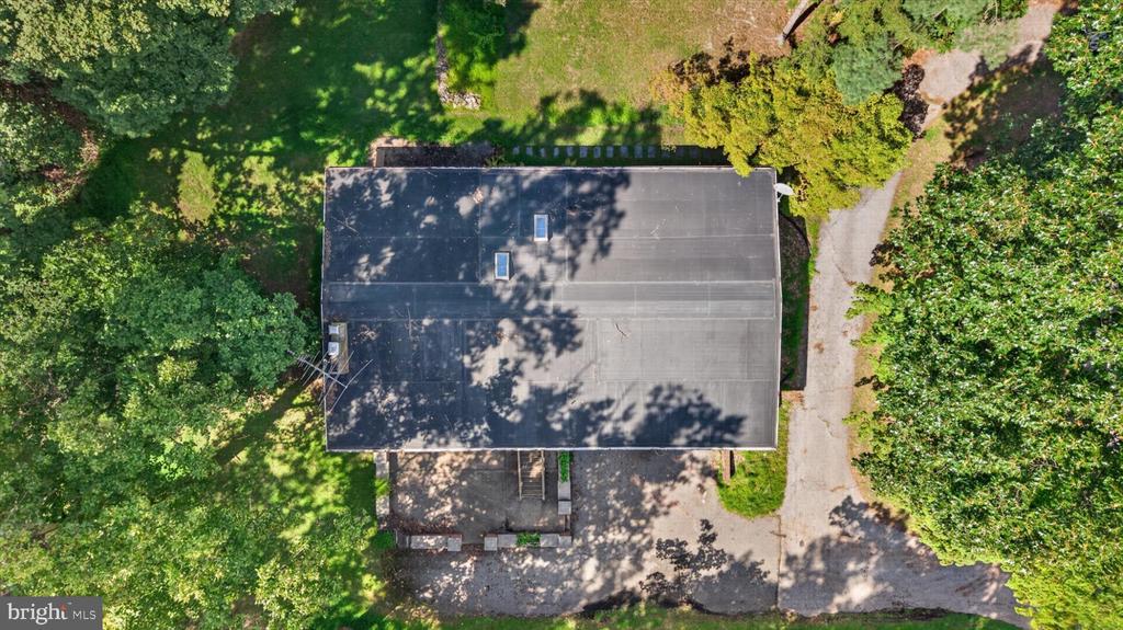 1985 RIDGEWOOD ROAD
