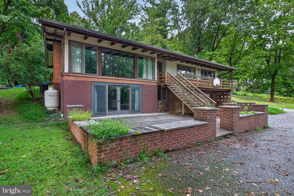 1985 RIDGEWOOD ROAD