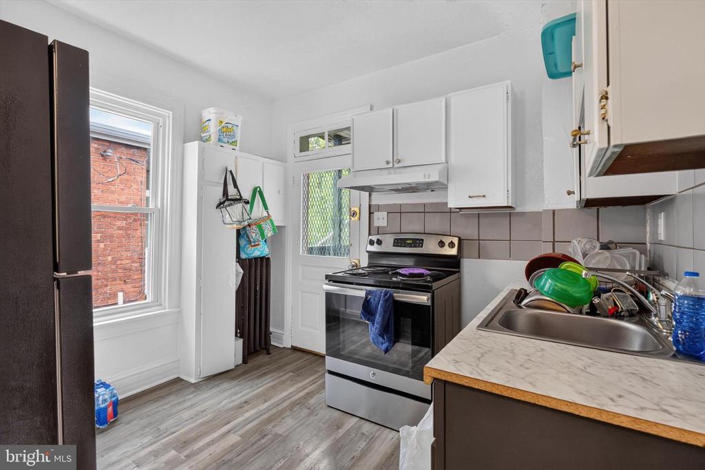 142 W JACKSON STREET