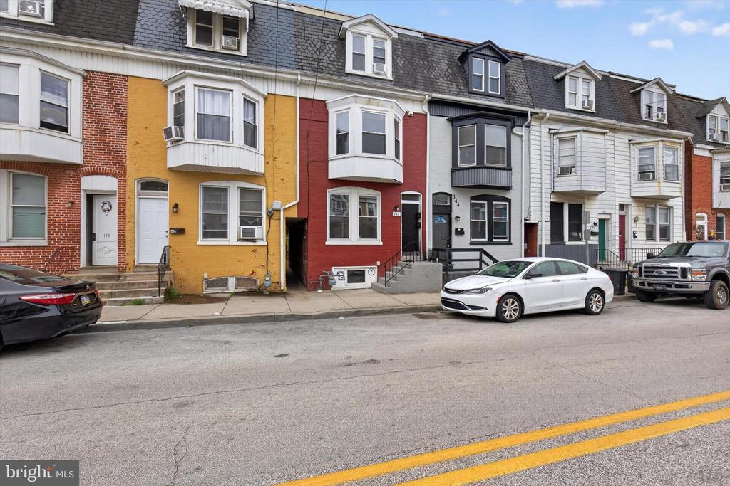 142 W JACKSON STREET