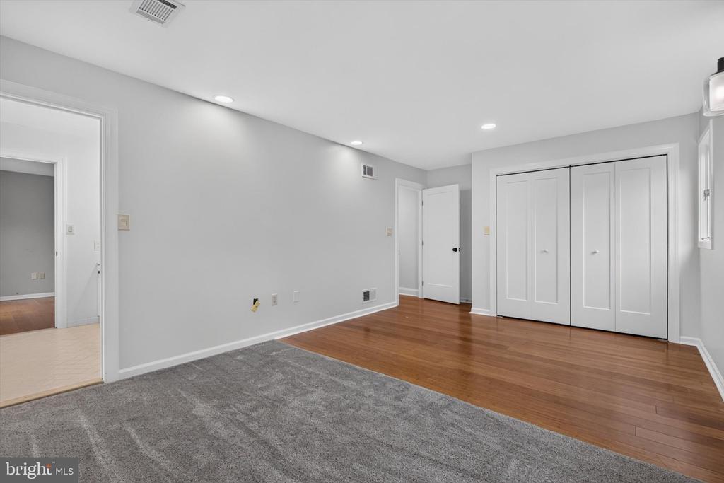 790 GLENWOOD DRIVE