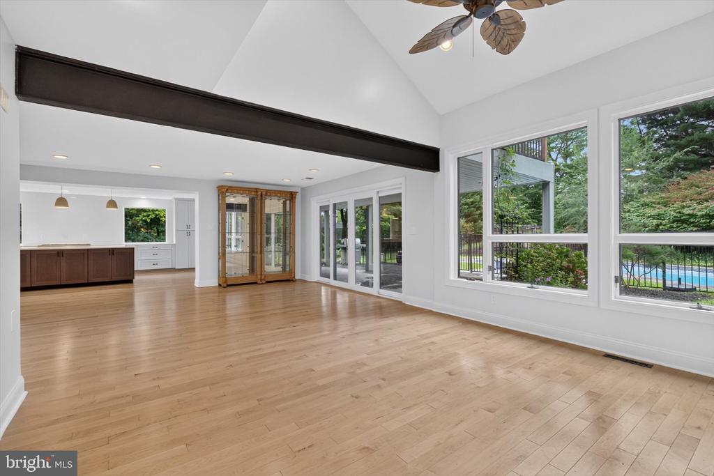 790 GLENWOOD DRIVE