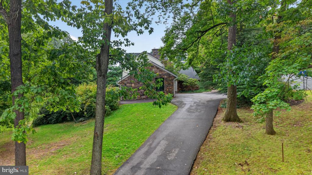790 GLENWOOD DRIVE