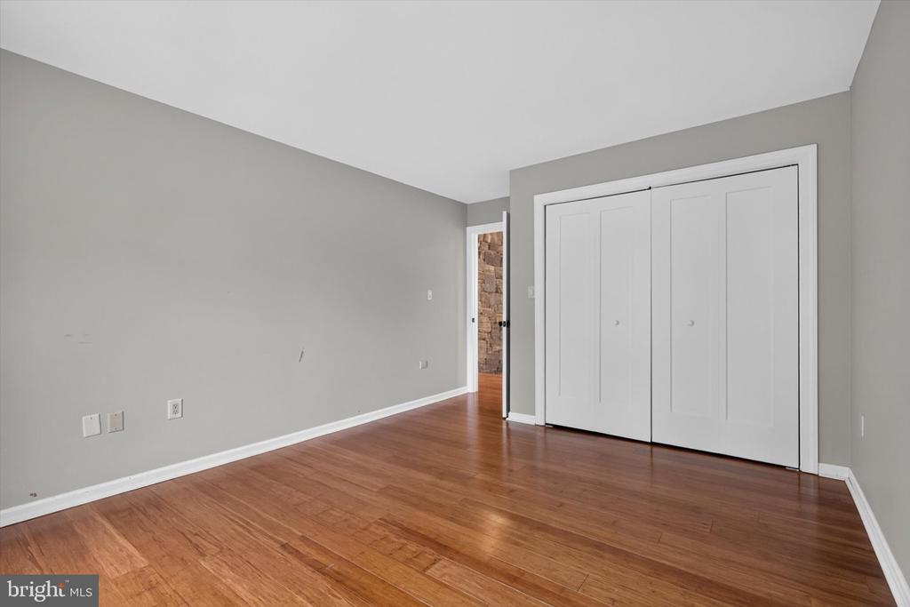 790 GLENWOOD DRIVE