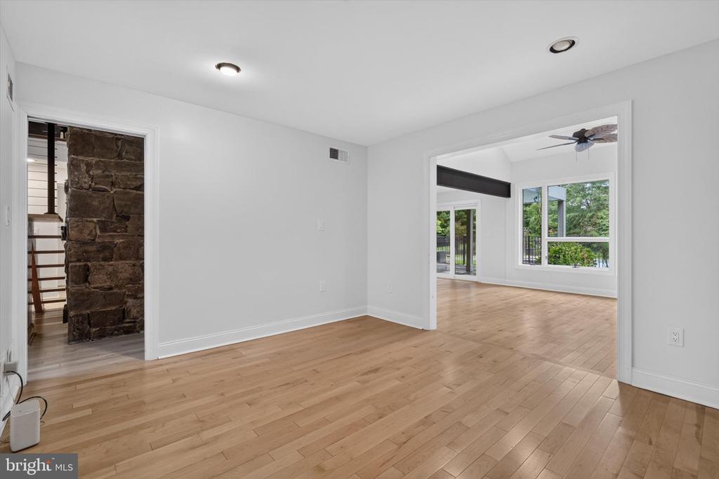 790 GLENWOOD DRIVE