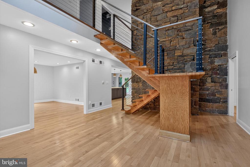 790 GLENWOOD DRIVE
