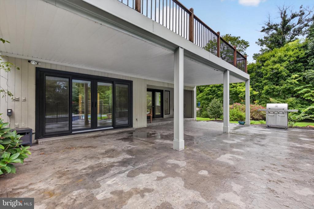 790 GLENWOOD DRIVE