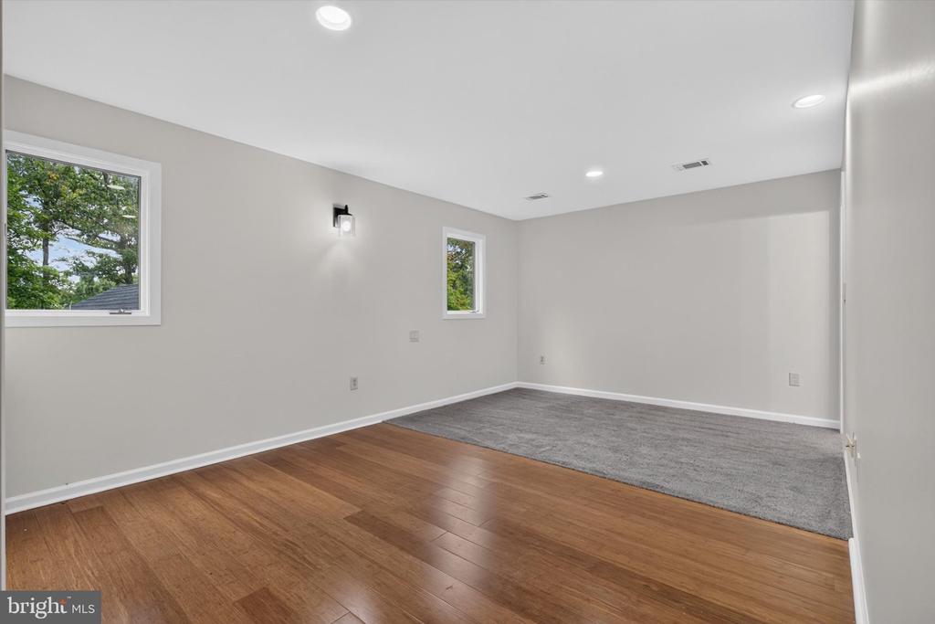 790 GLENWOOD DRIVE