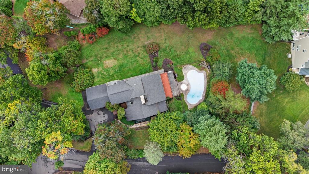 790 GLENWOOD DRIVE