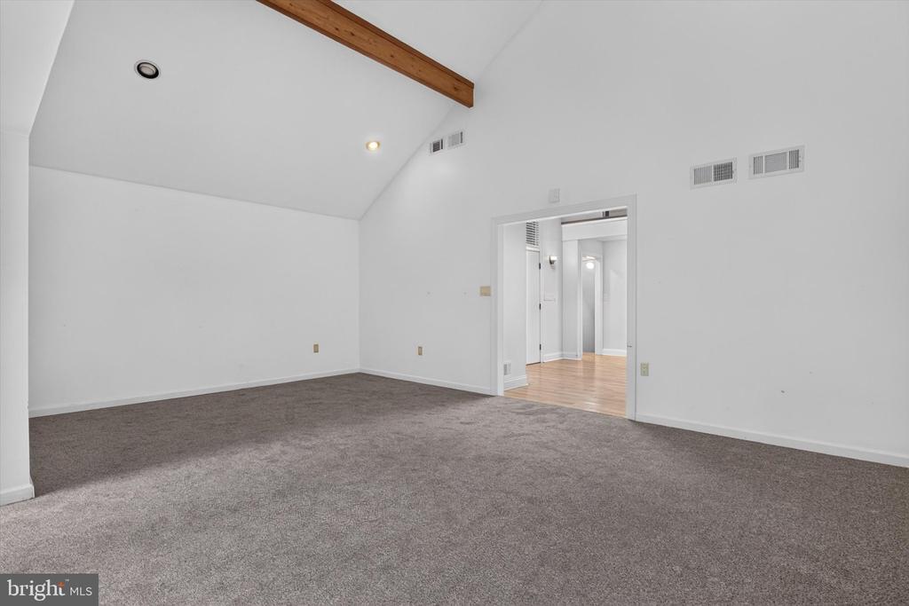 790 GLENWOOD DRIVE