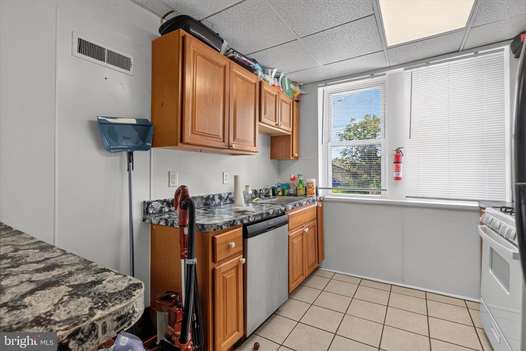 816 S PERSHING AVENUE