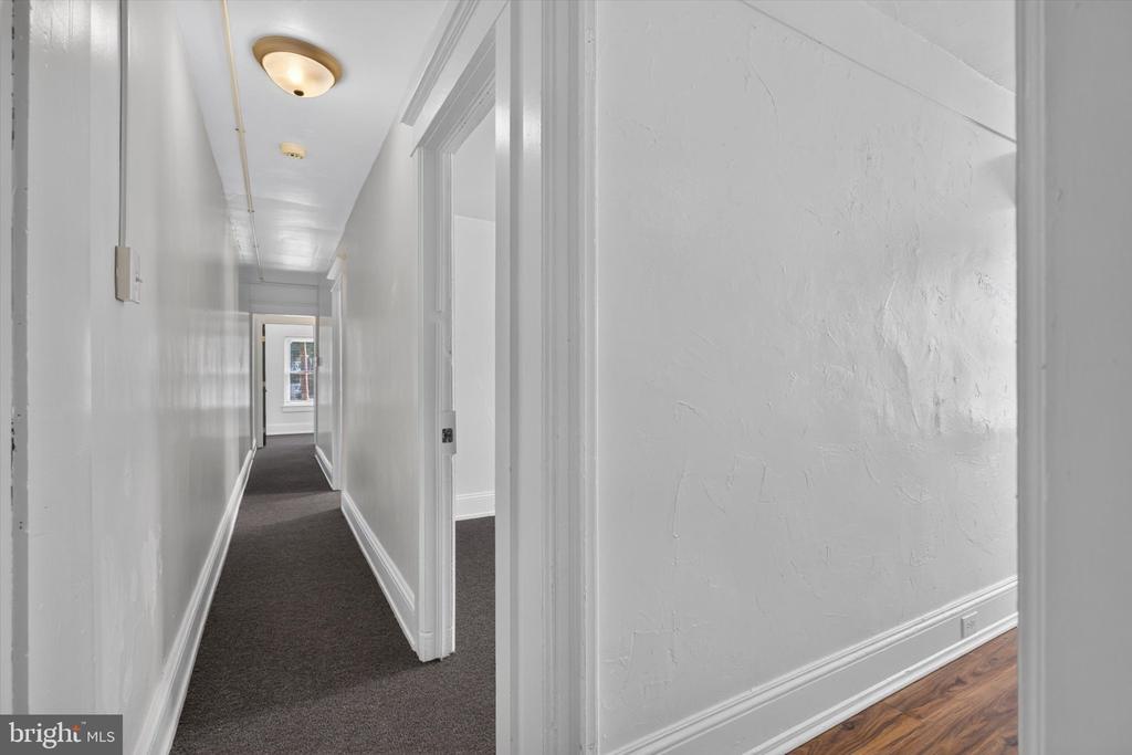 816 S PERSHING AVENUE