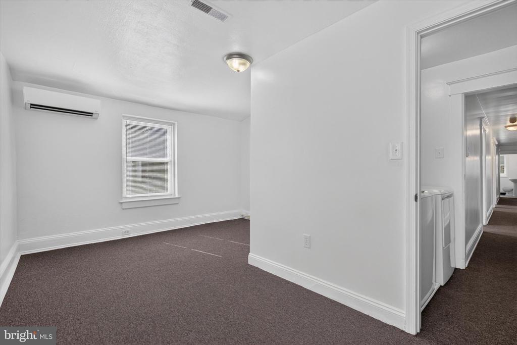 816 S PERSHING AVENUE