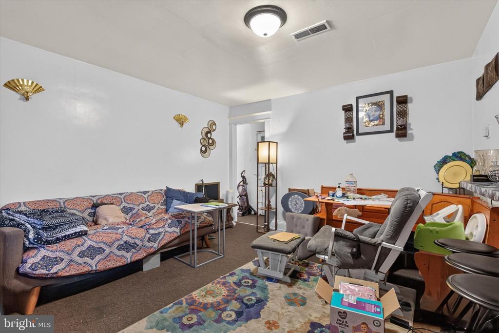 816 S PERSHING AVENUE