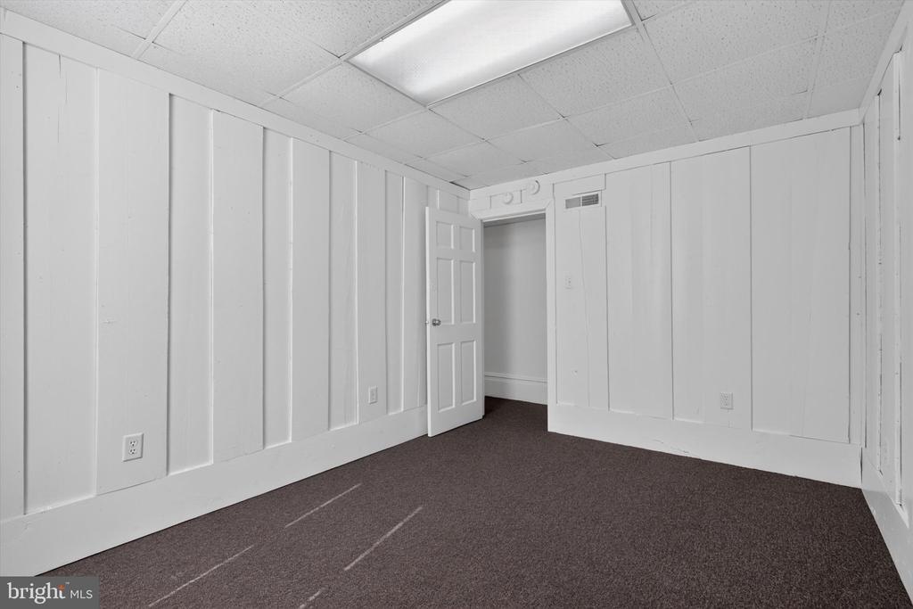 816 S PERSHING AVENUE