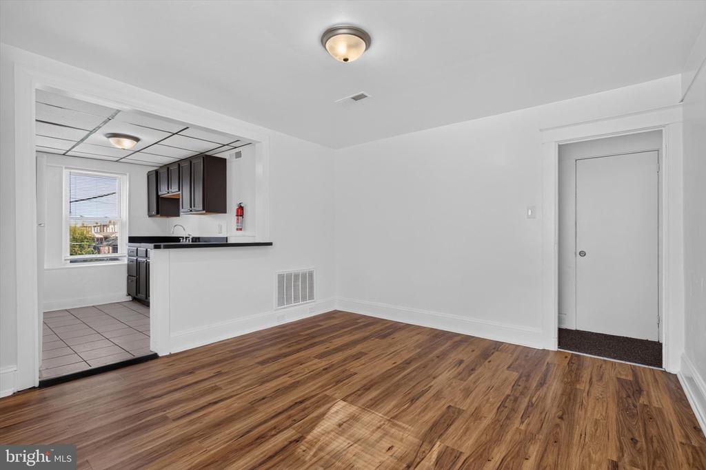 816 S PERSHING AVENUE