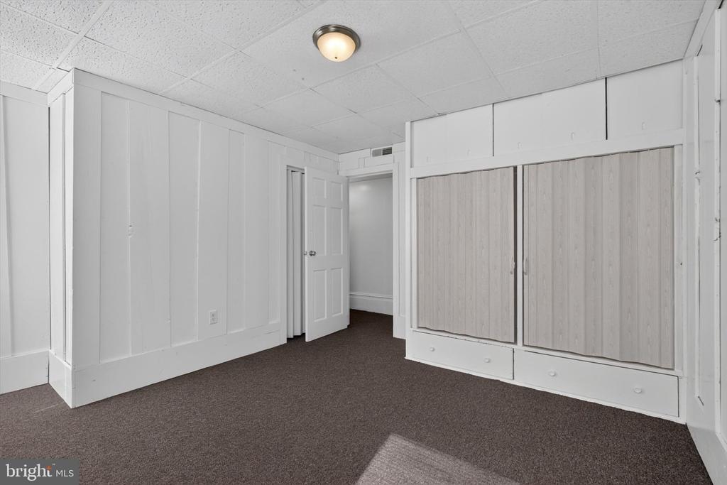 816 S PERSHING AVENUE