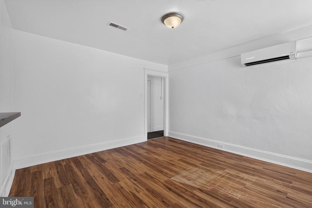 816 S PERSHING AVENUE
