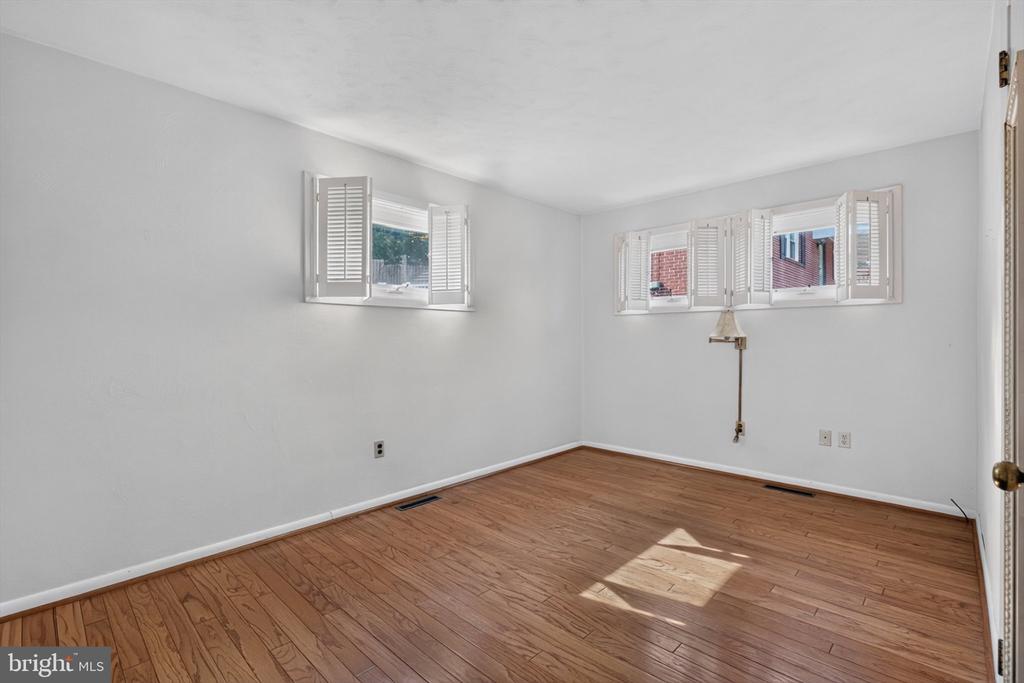 240 W BROAD STREET