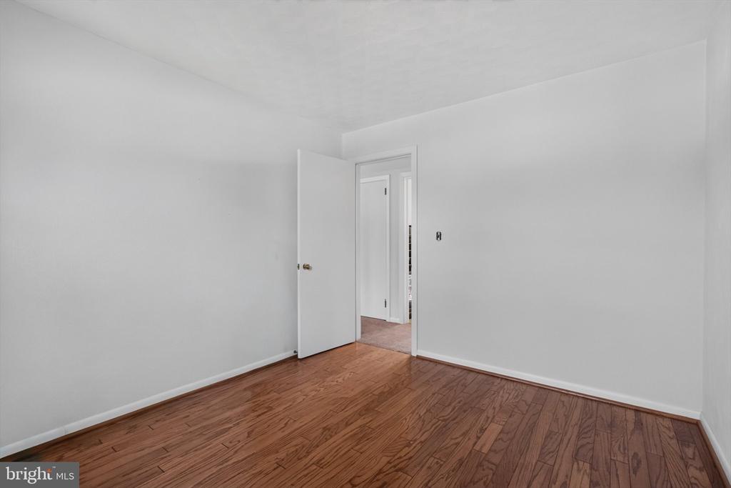 240 W BROAD STREET