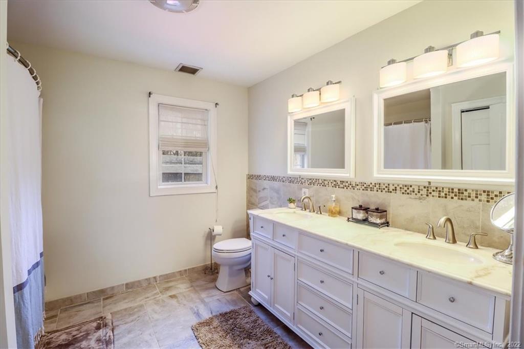 8 Fawn Meadow Lane