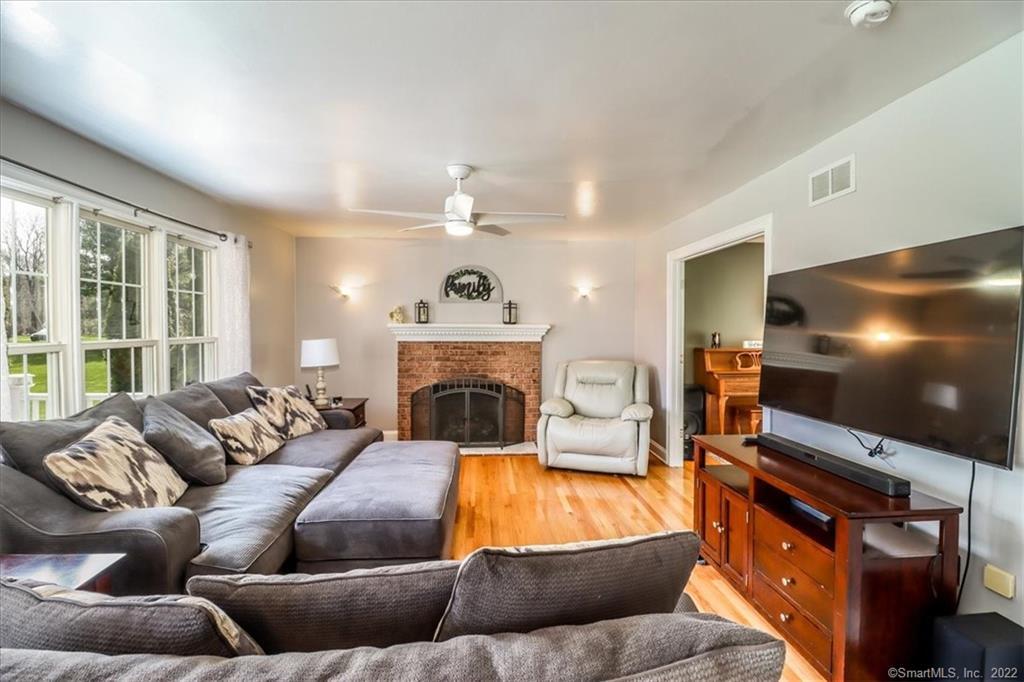 8 Fawn Meadow Lane