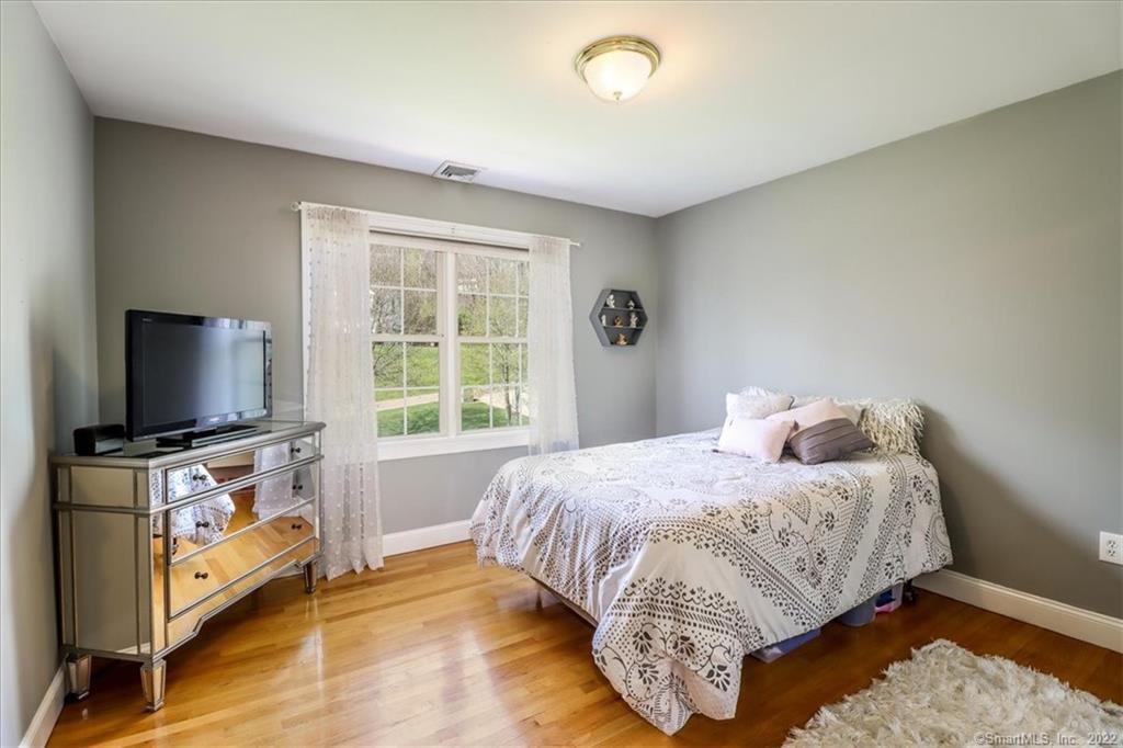 8 Fawn Meadow Lane