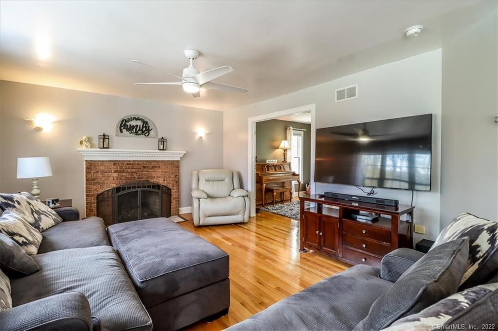 8 Fawn Meadow Lane