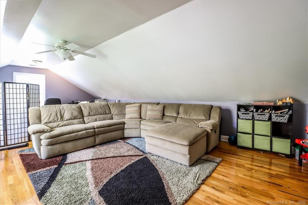 8 Fawn Meadow Lane