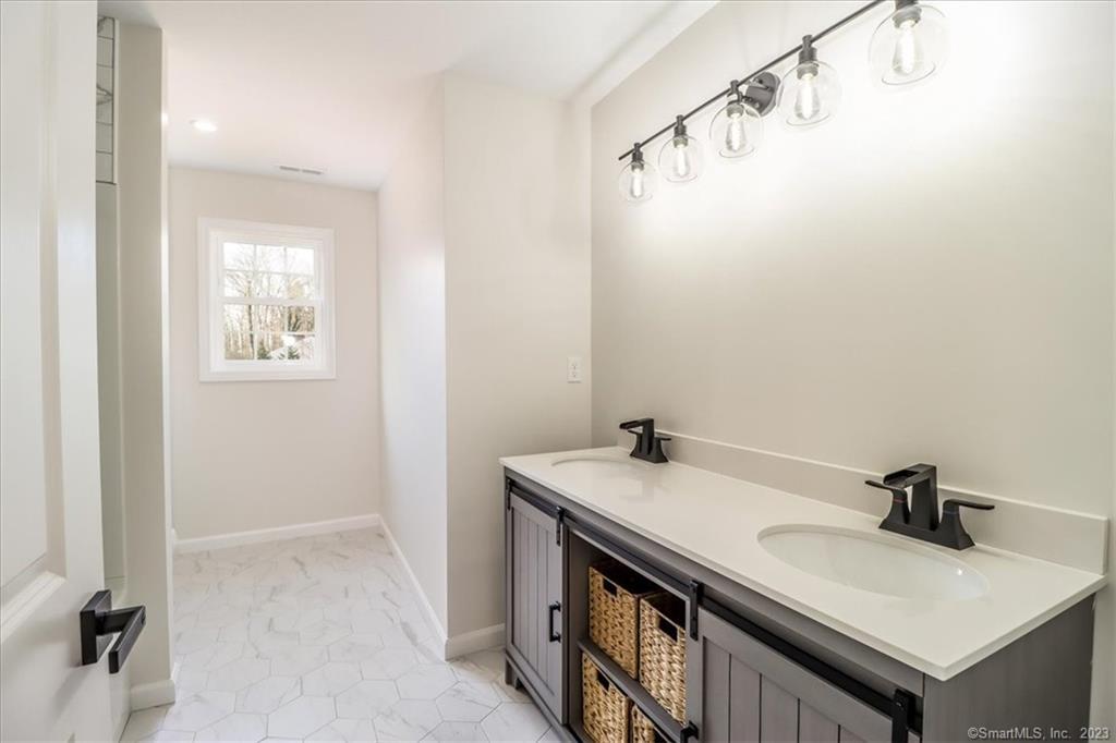 1239 Middletown