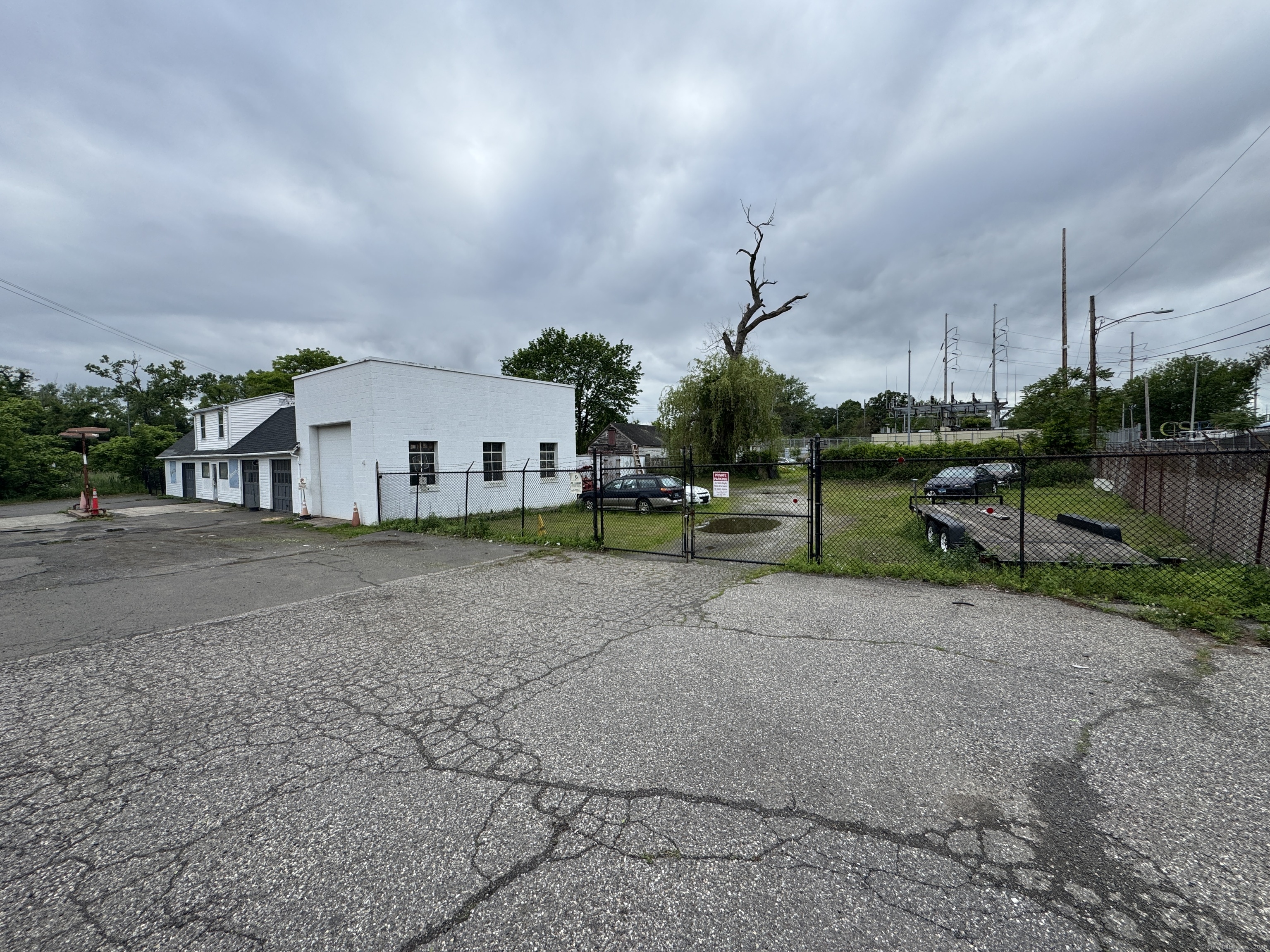 1096 Quinnipiac Avenue