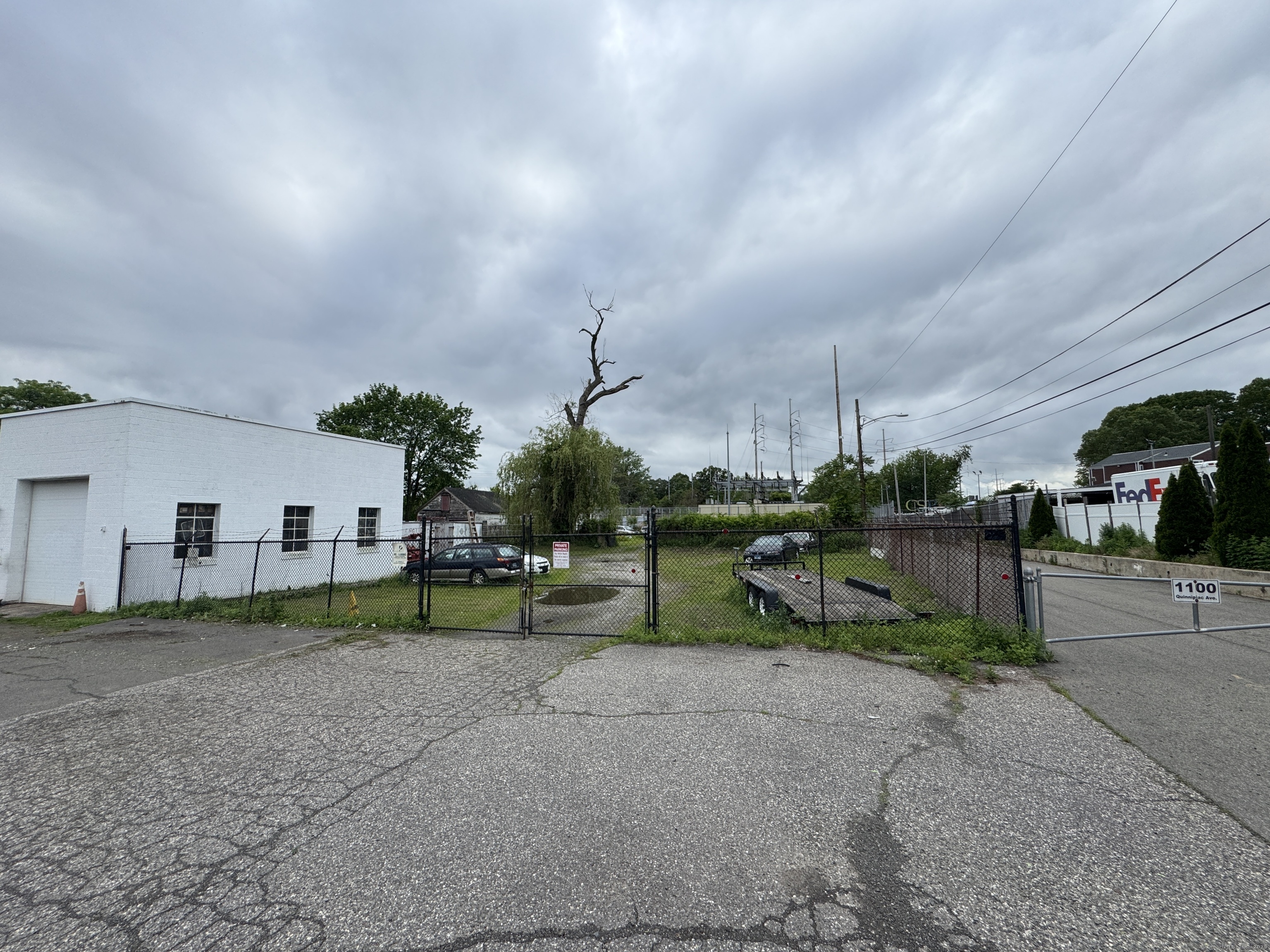 1096 Quinnipiac Avenue