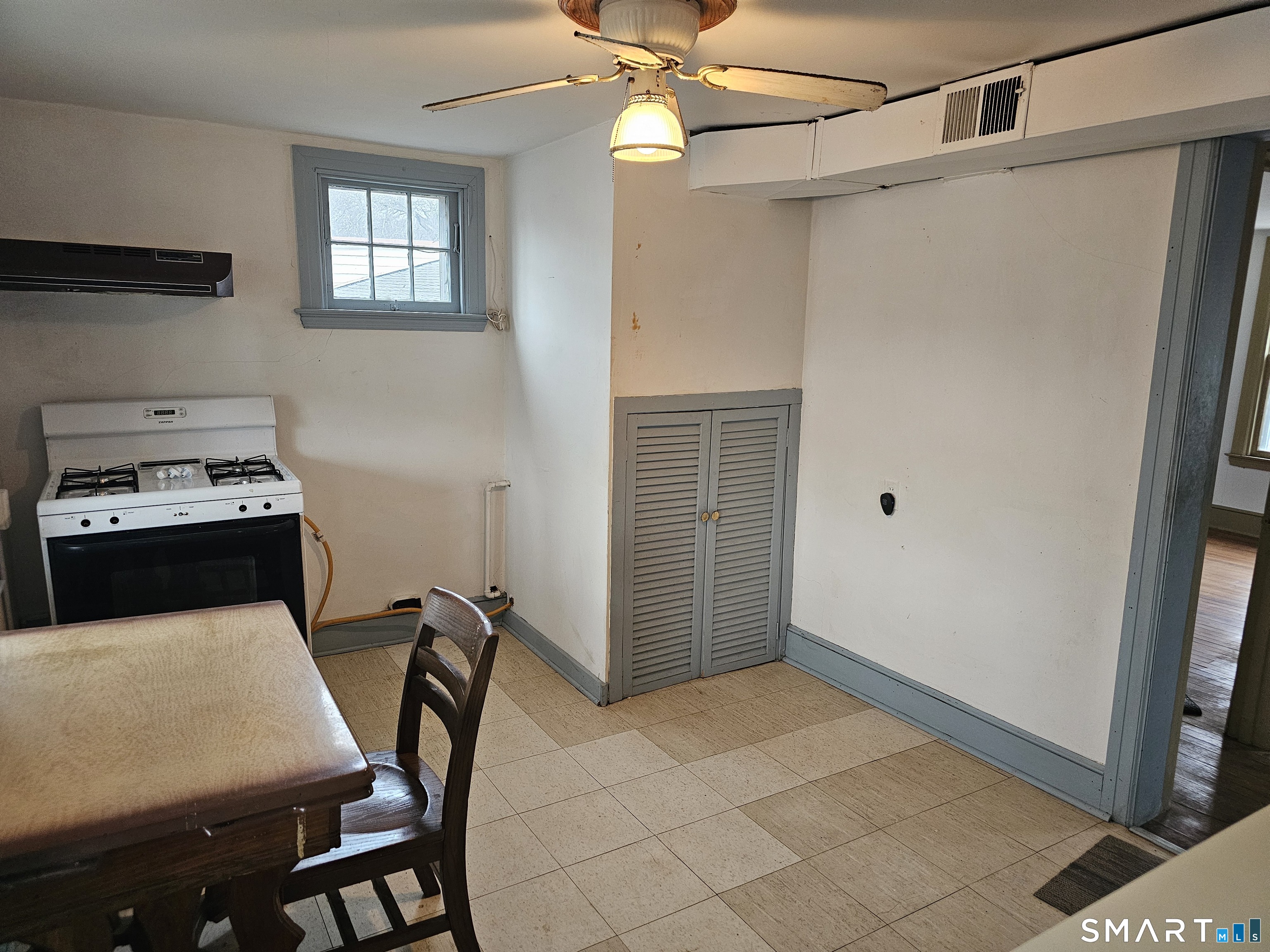 1096 Quinnipiac Avenue