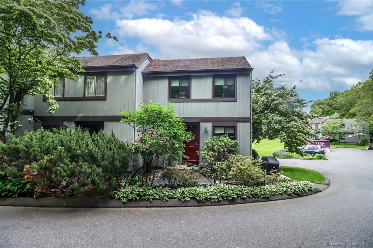 17 Harbour Village F