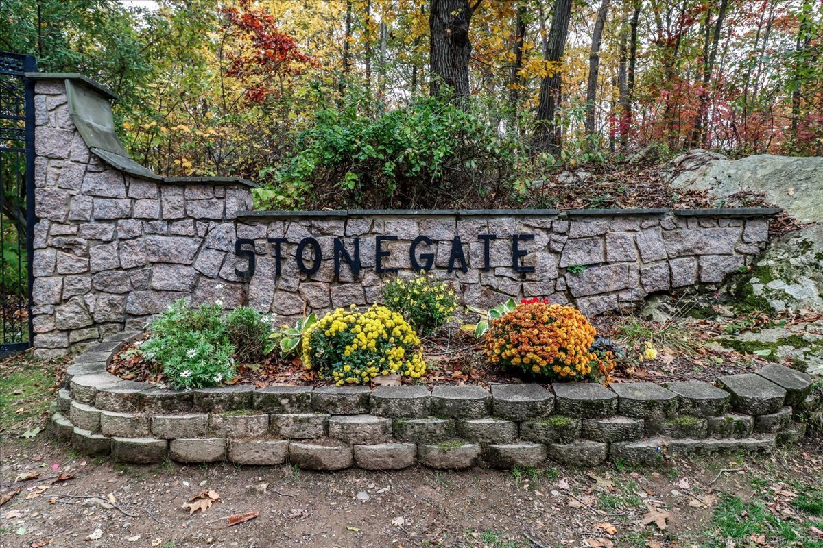 19 Stonegate Circle D