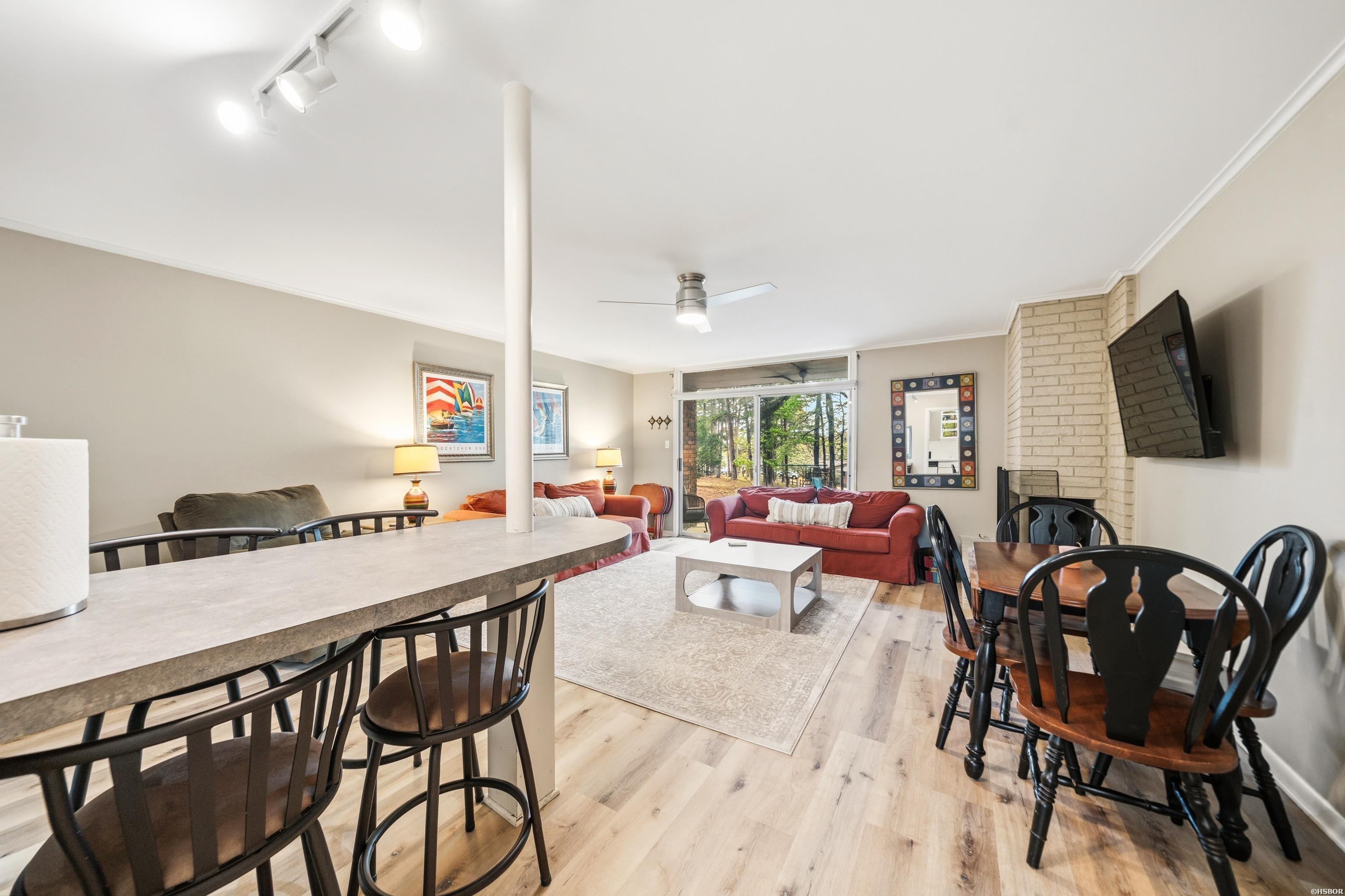 651 PENINSULA Drive Unit: 28
