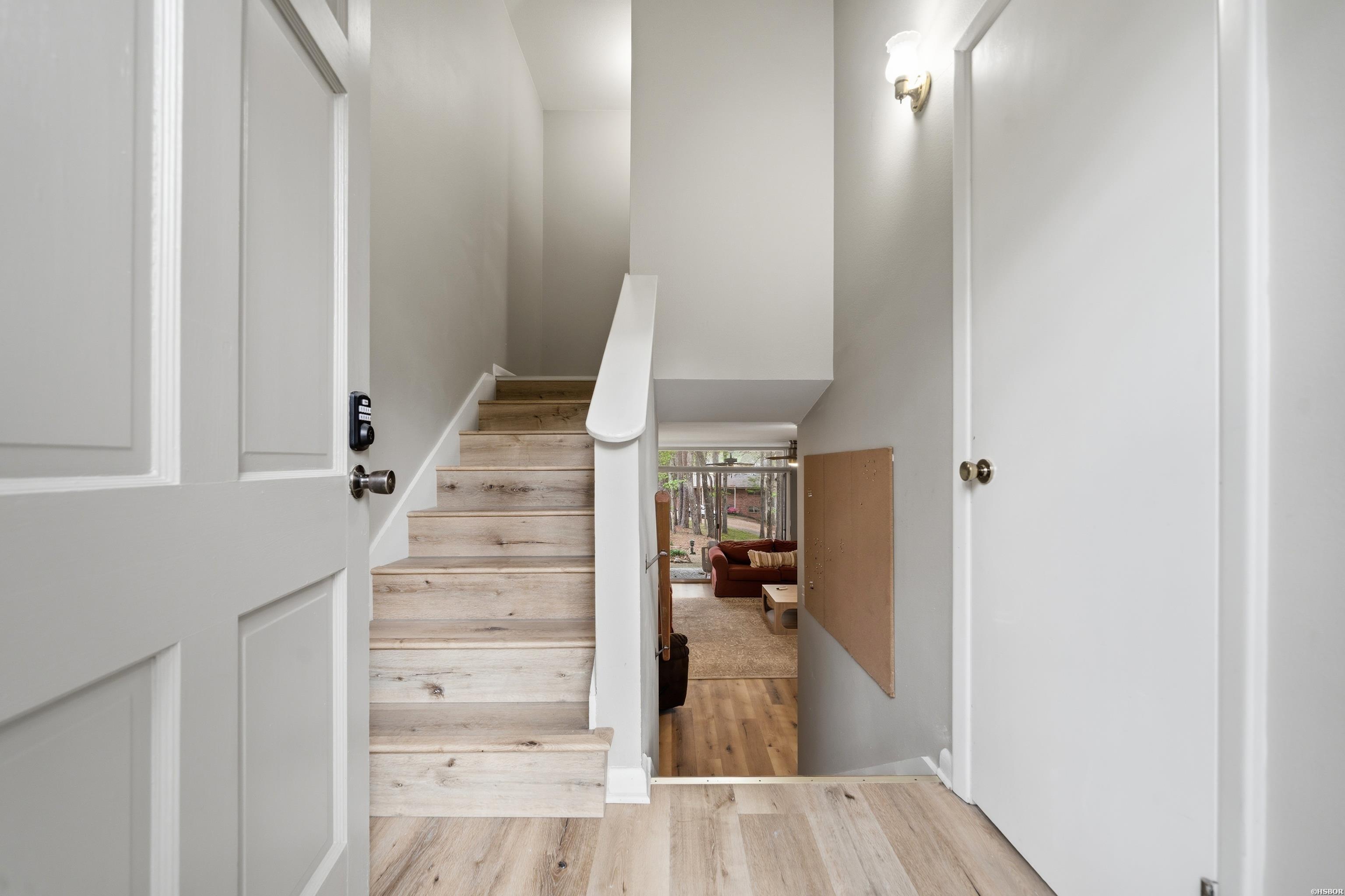 651 PENINSULA Drive Unit: 28