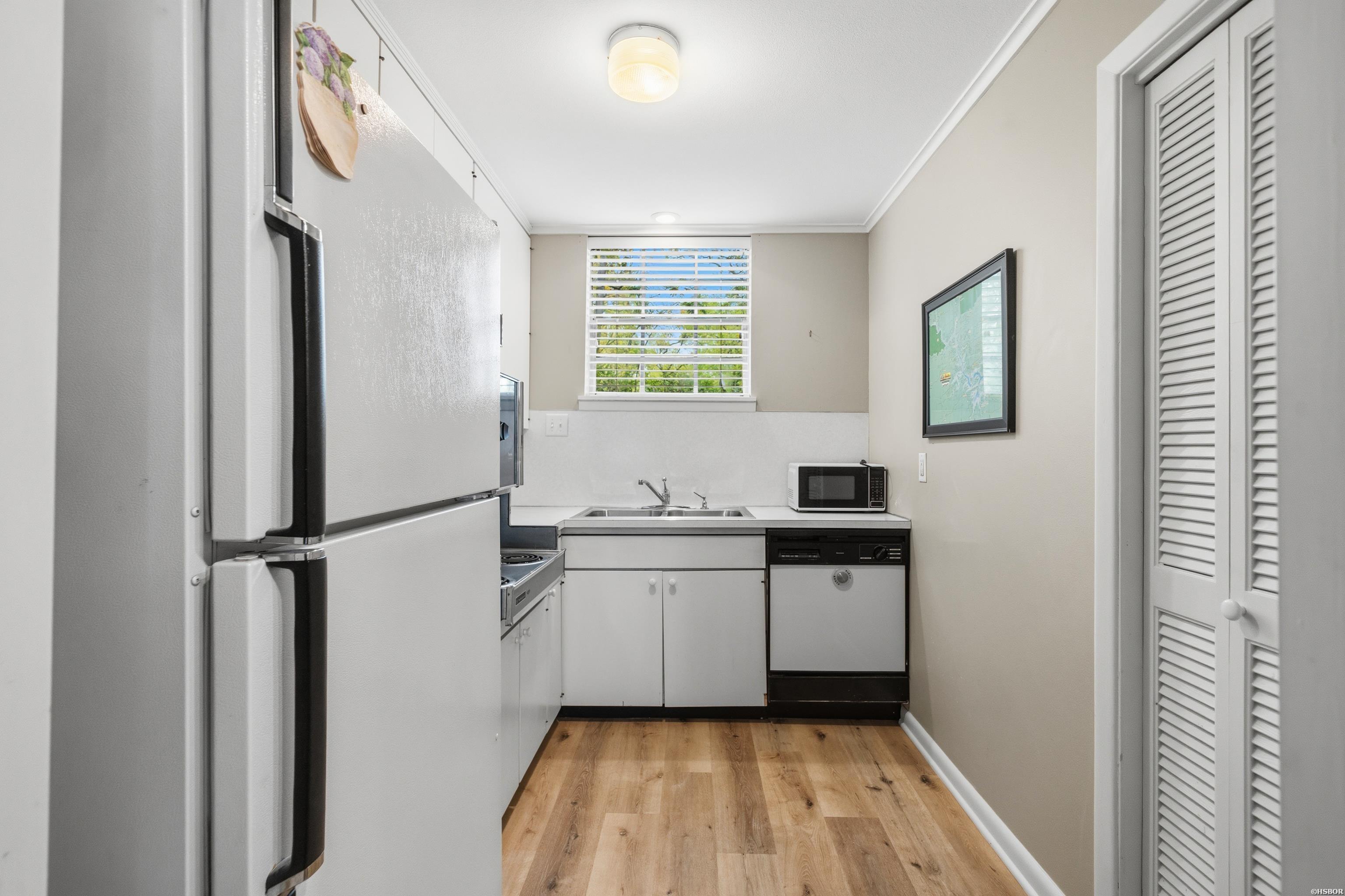 651 PENINSULA Drive Unit: 28