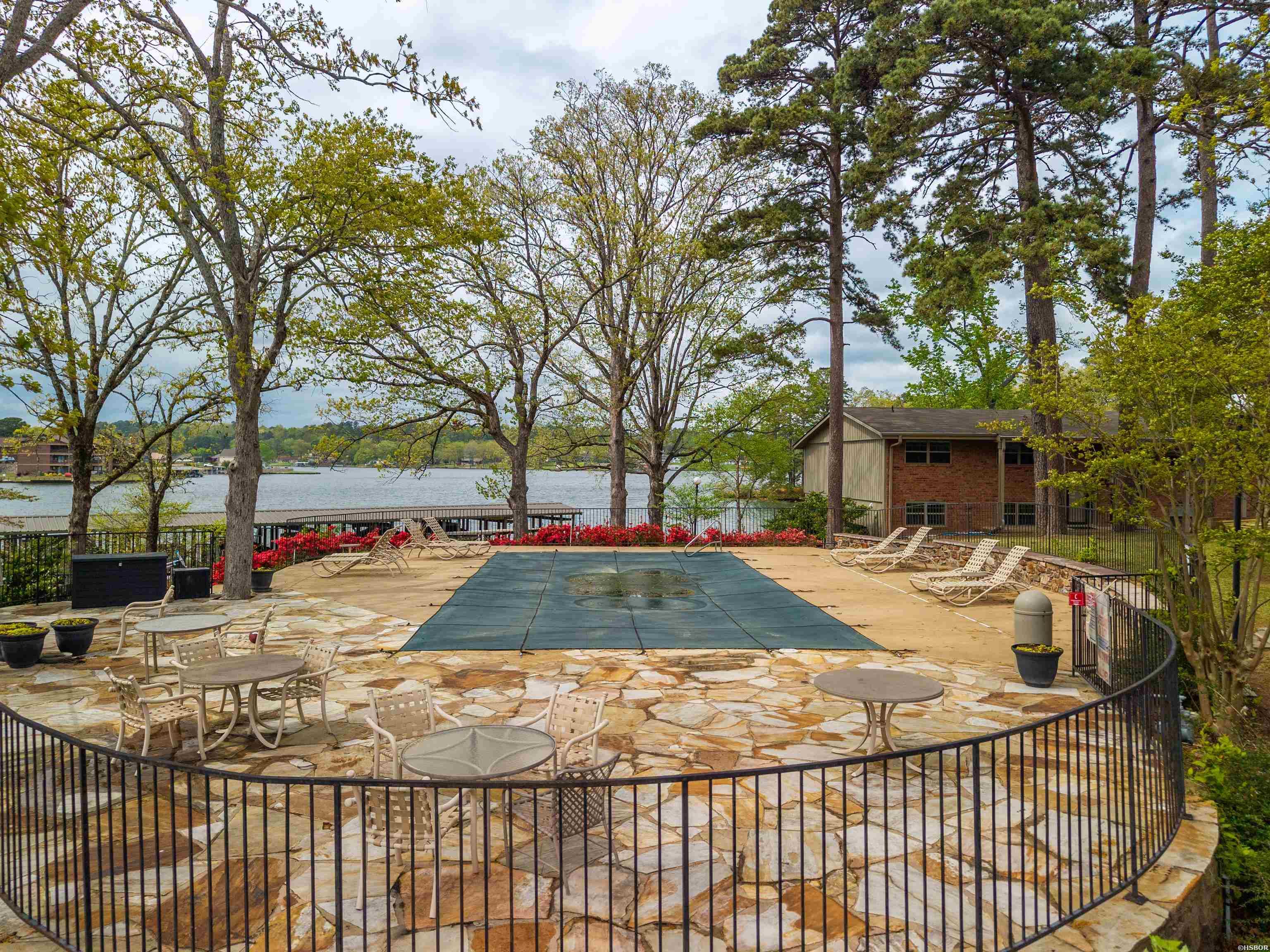 651 PENINSULA Drive Unit: 28