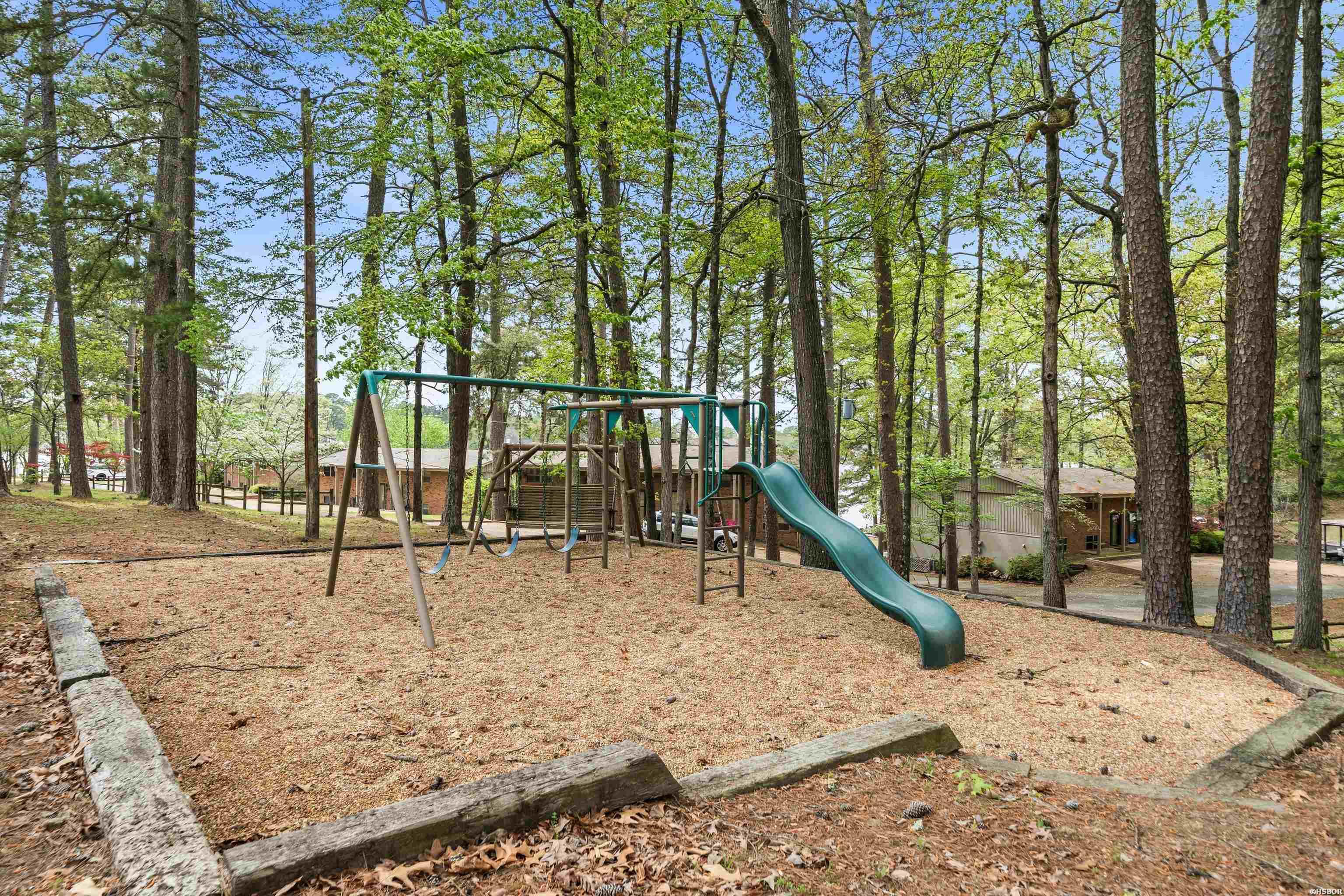 651 PENINSULA Drive Unit: 28