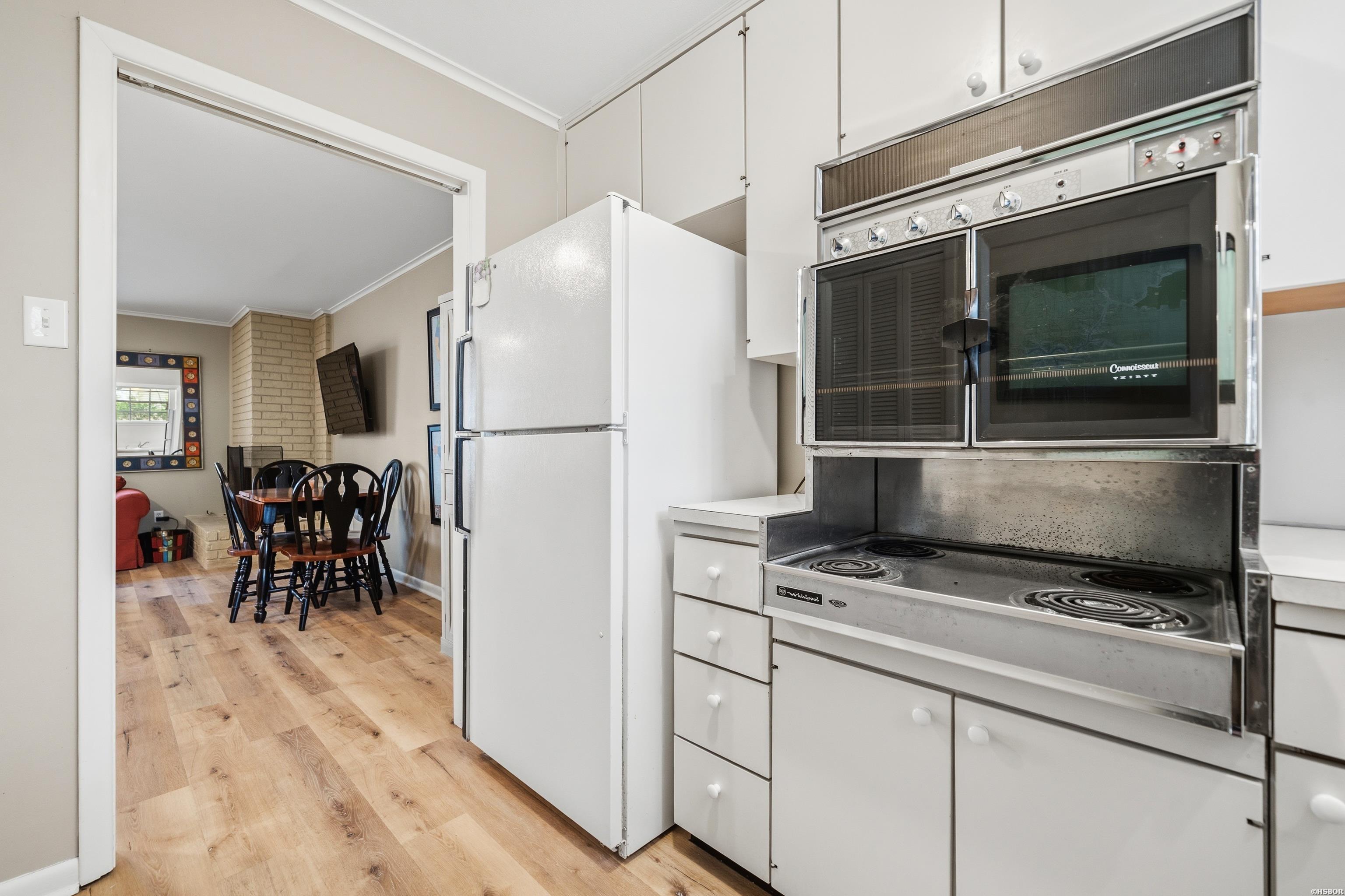 651 PENINSULA Drive Unit: 28