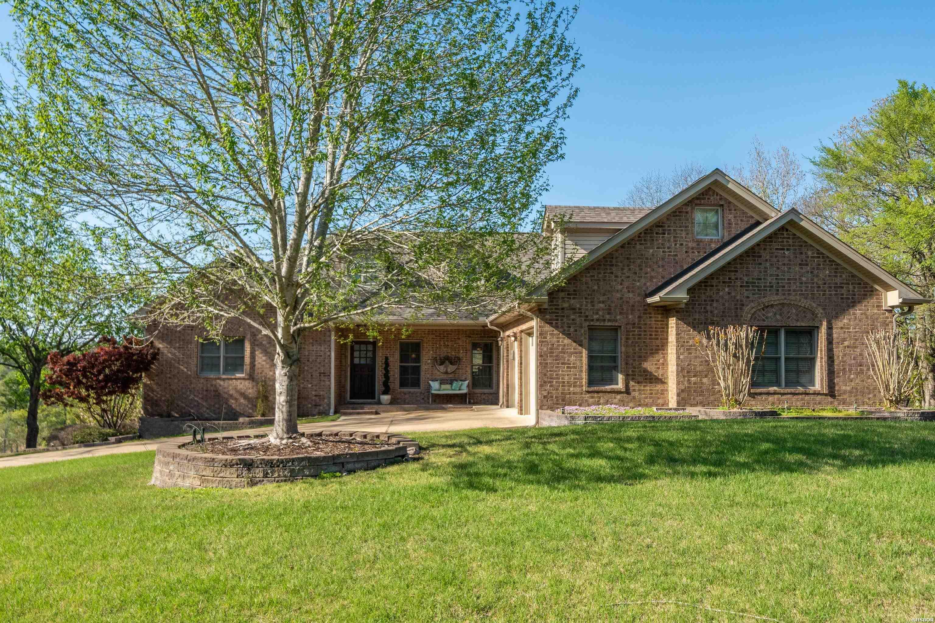 134 LAKE FOREST SHORES