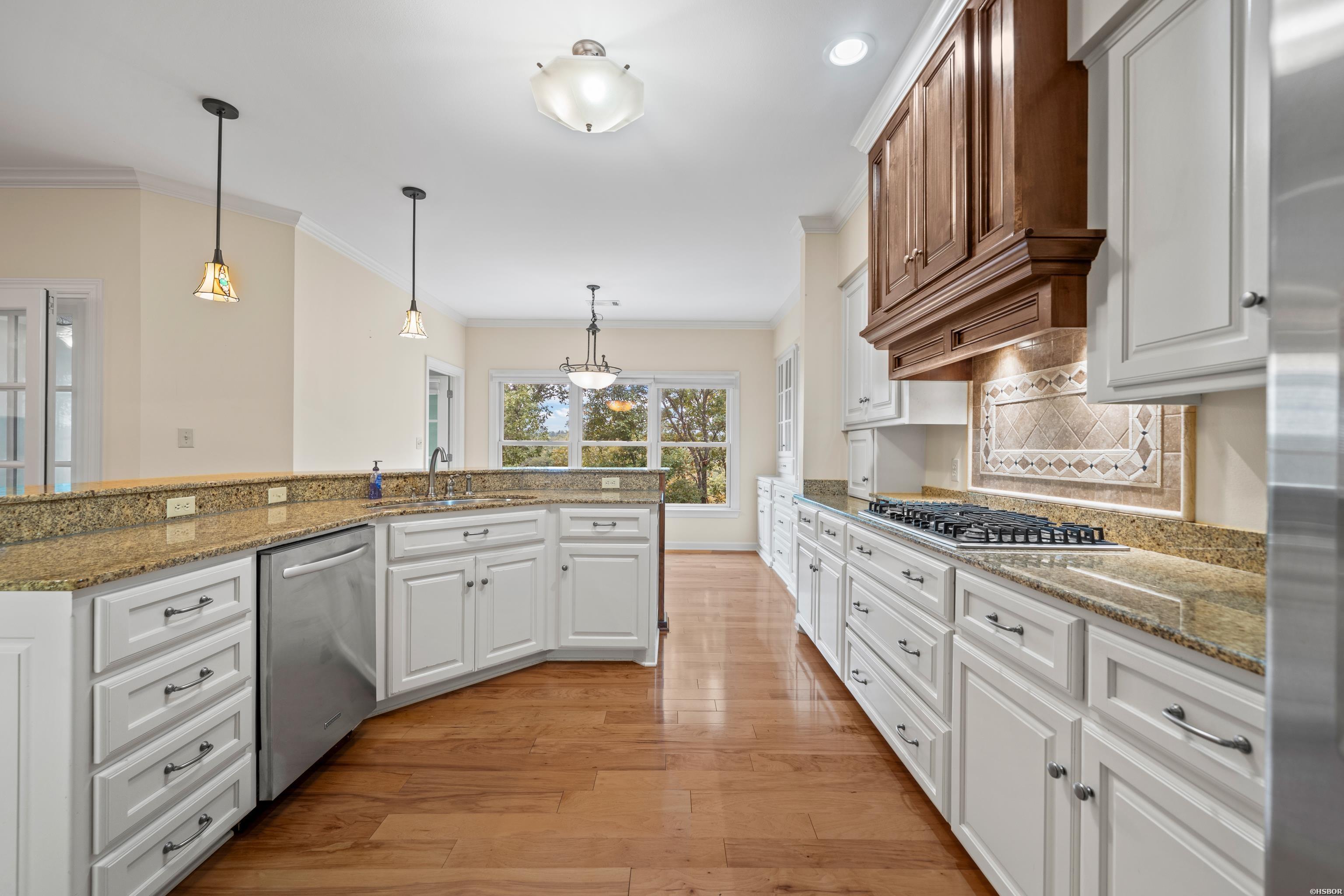 134 LAKE FOREST SHORES