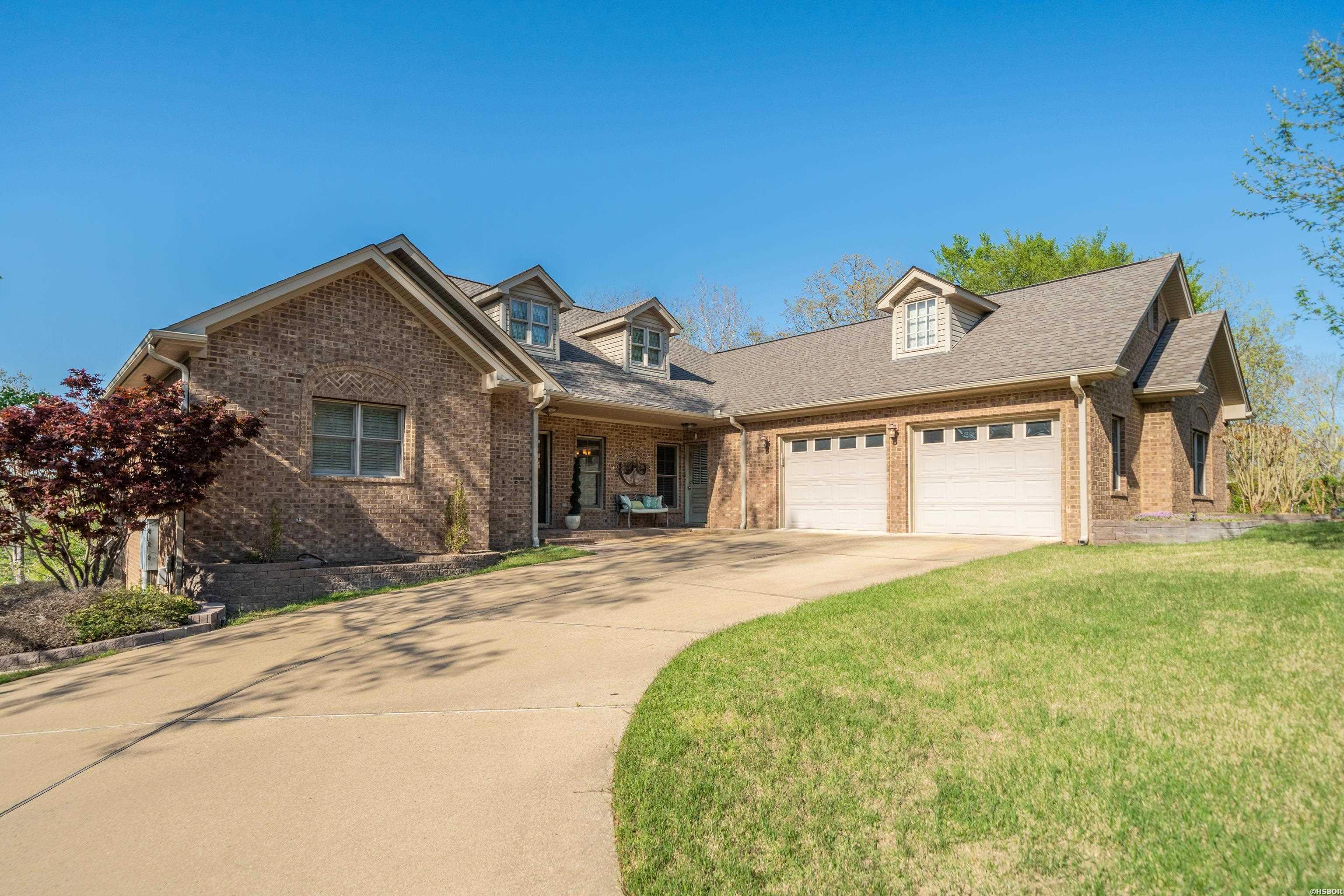 134 LAKE FOREST SHORES