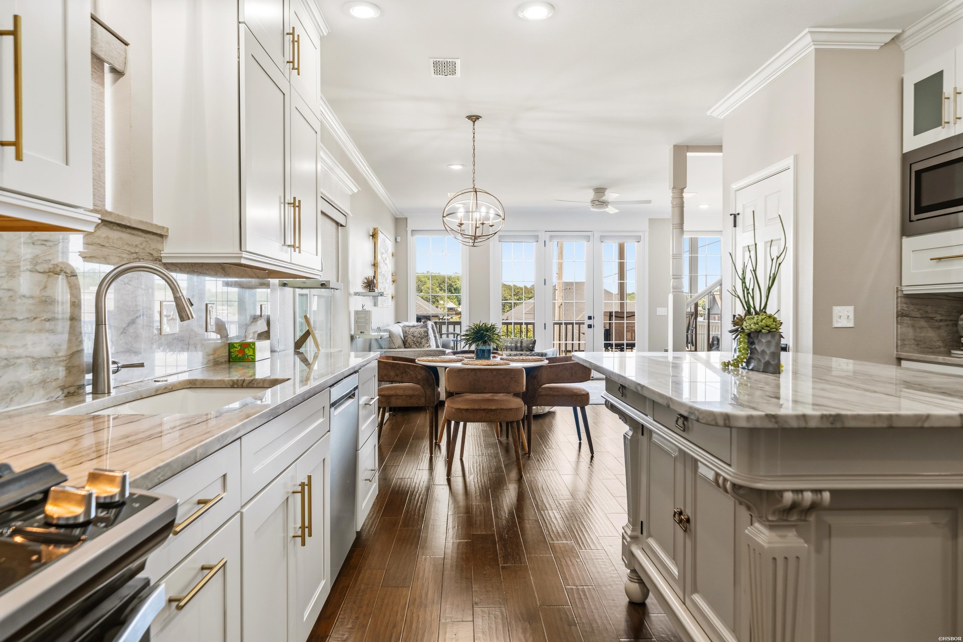 102 EAGLE VIEW Point