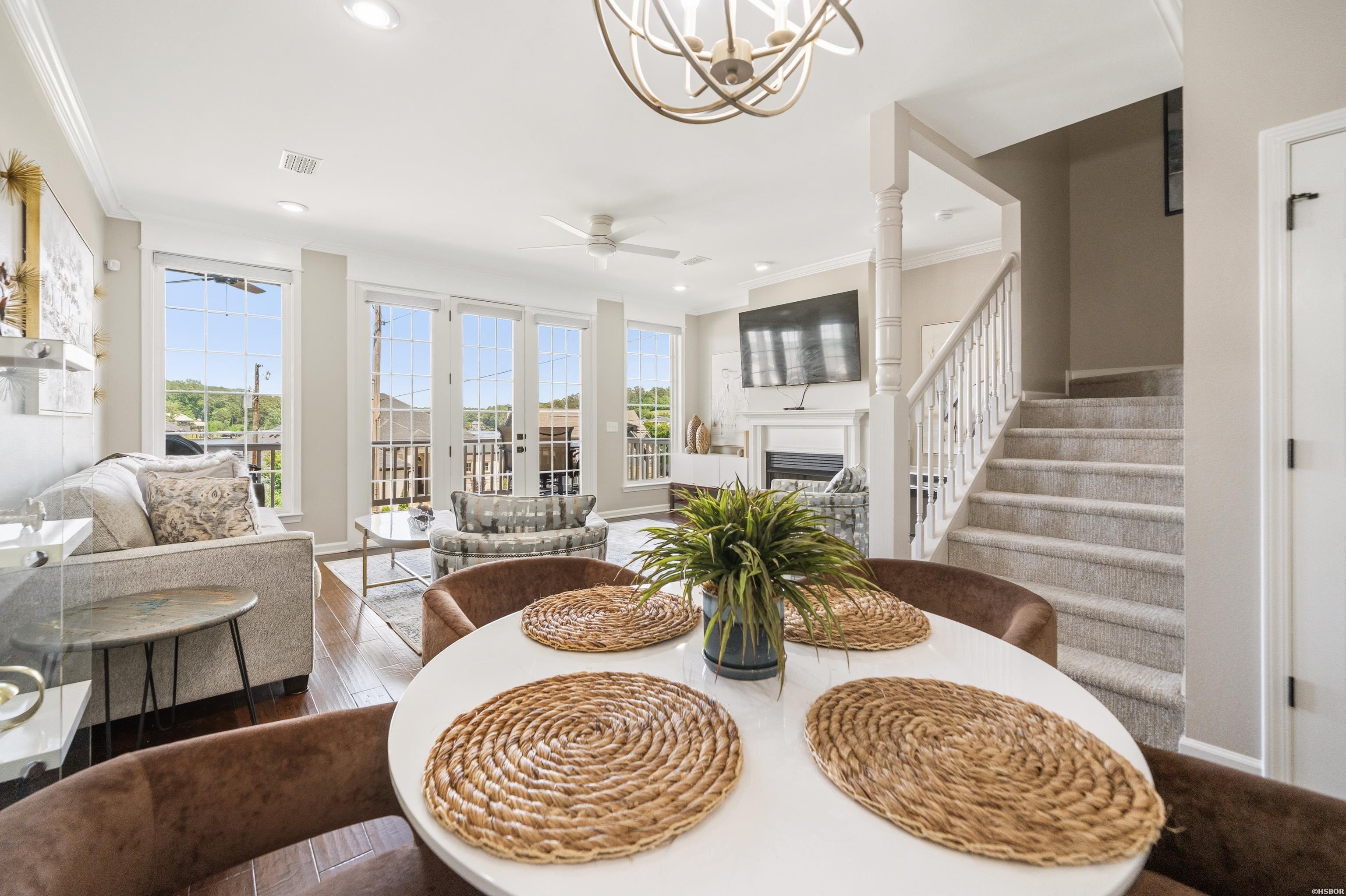 102 EAGLE VIEW Point