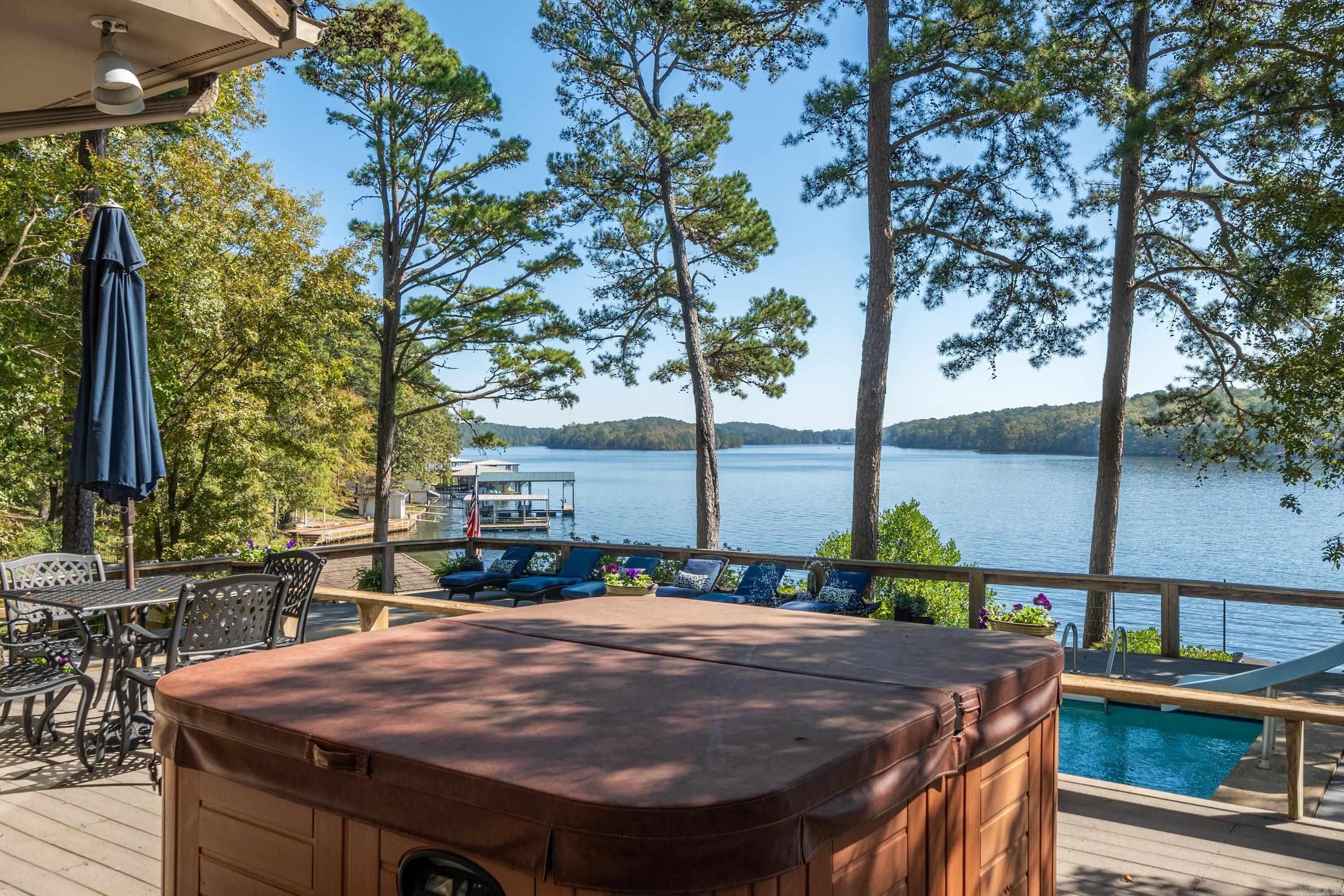 412 Long Island Dr