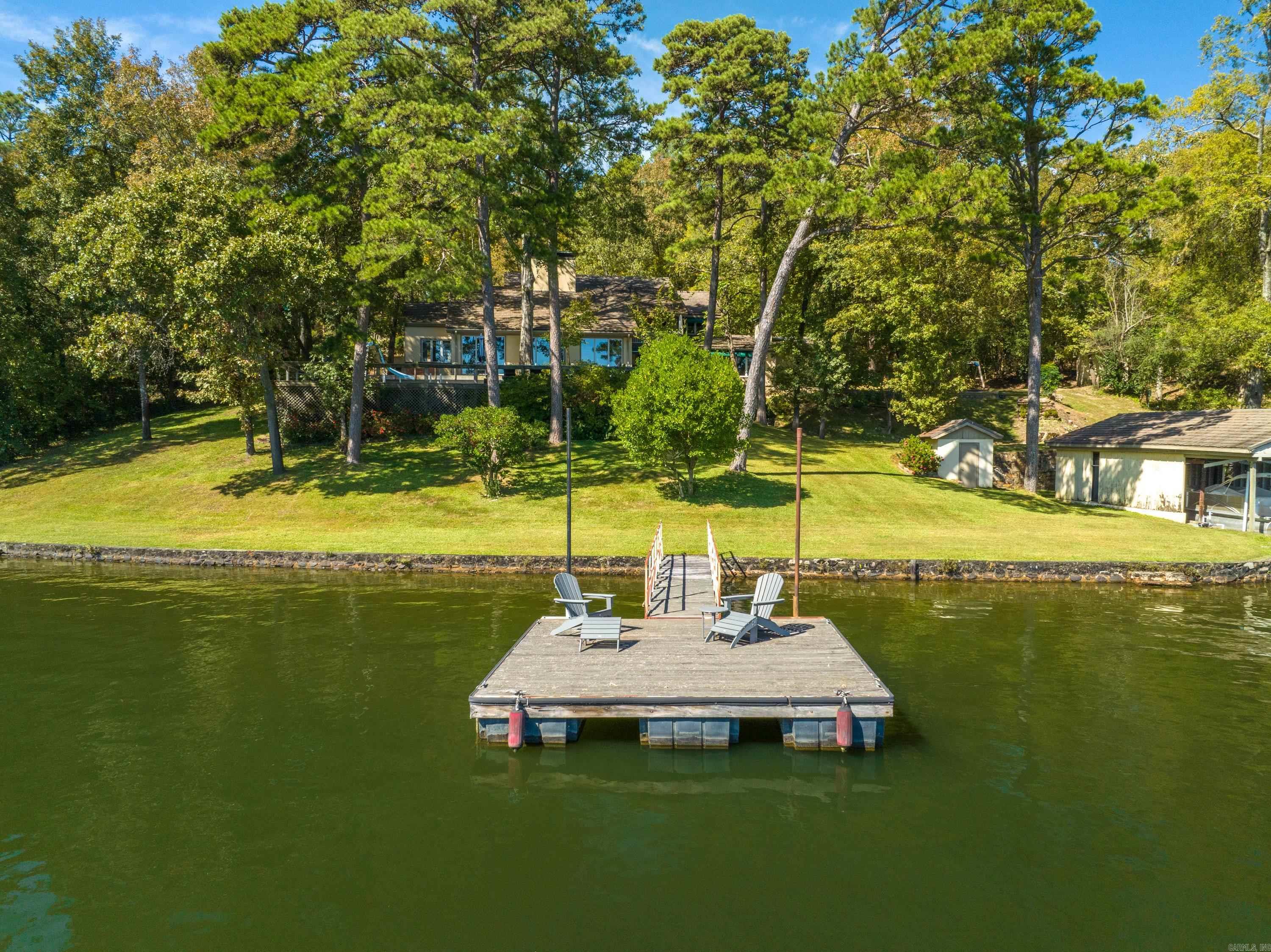 412 Long Island Dr
