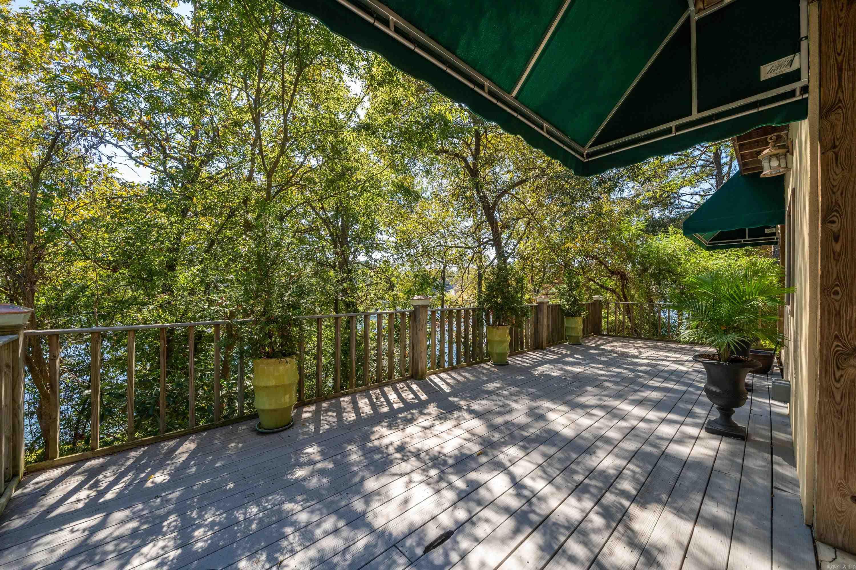 412 Long Island Dr